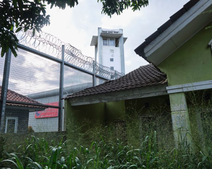 indonesia-suspends-five-officials-over-luxury-apartments-for-inmates