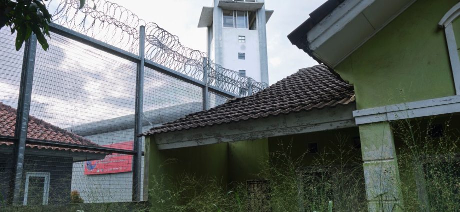 indonesia-suspends-five-officials-over-luxury-apartments-for-inmates