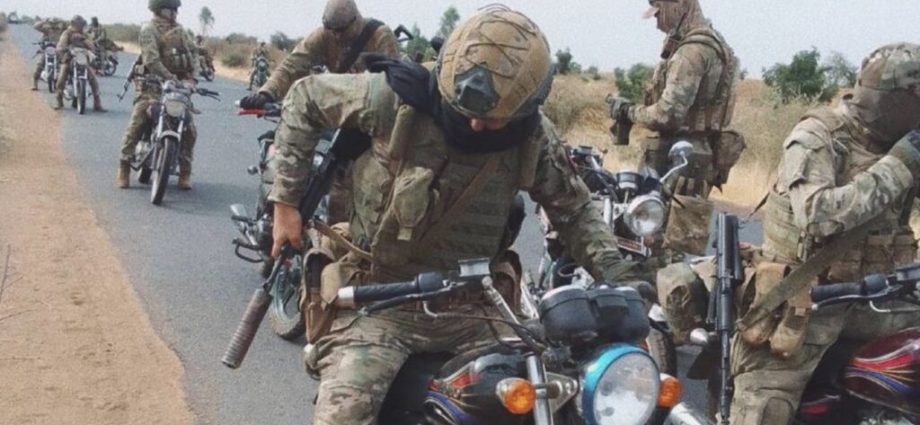 russian-mercenaries-blew-off-african-prisoners’-legs-to-practice-battlefield-medicine,-wagner-fighter-says