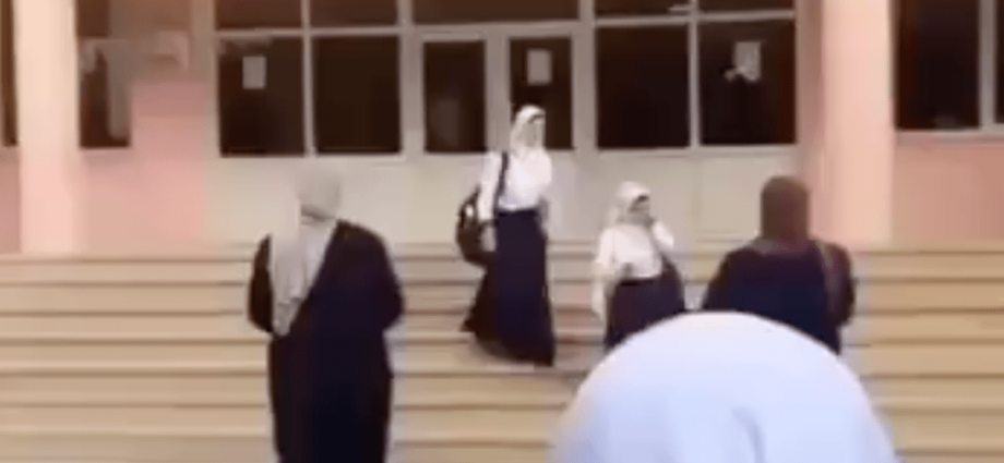 hijabi-students-turned-away-from-school-in-azerbaijan
