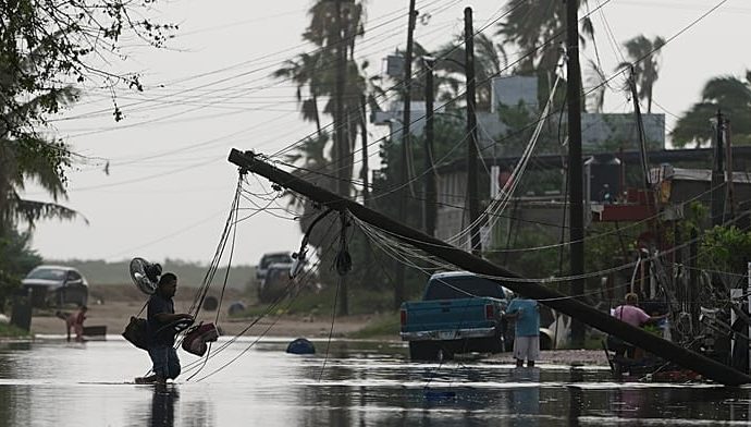 flooding-and-destruction-as-hurricane-polo-hits-mexico