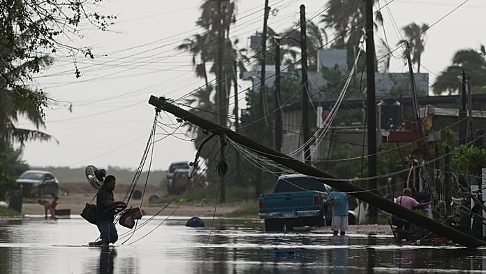 flooding-and-destruction-as-hurricane-polo-hits-mexico