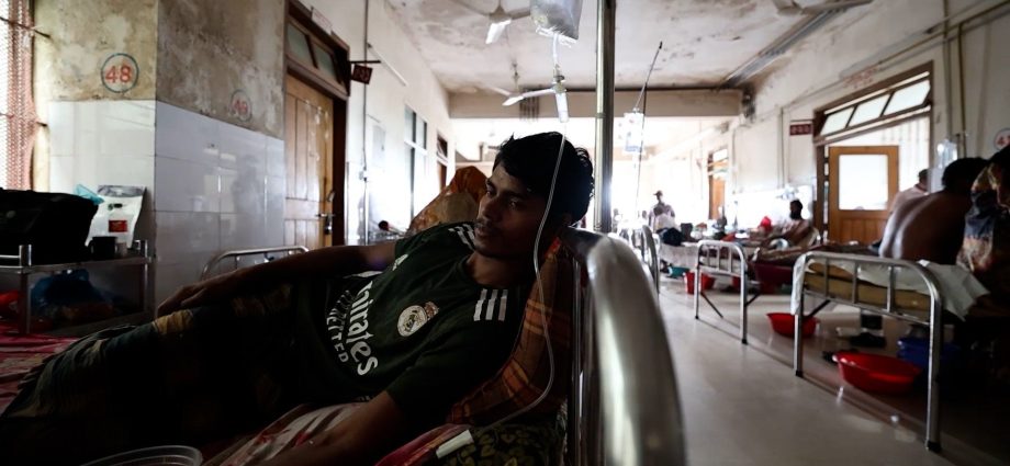 video:-bangladesh-dengue-deaths-surpass-233-in-deadly-outbreak
