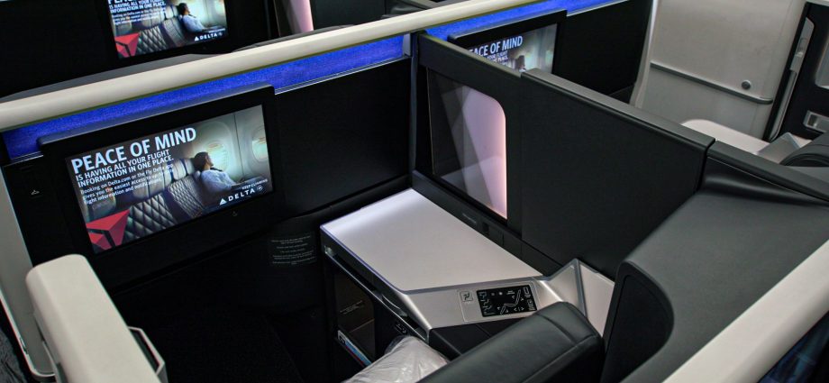 6-airlines-with-the-world’s-most-spacious-business-class-seats-for-long-haul-flights