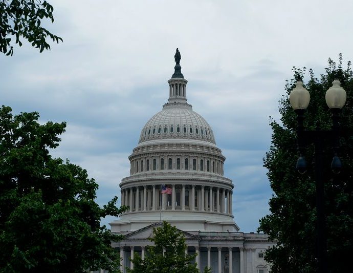 Senate blocks bill restricting stock trading by members of Congress