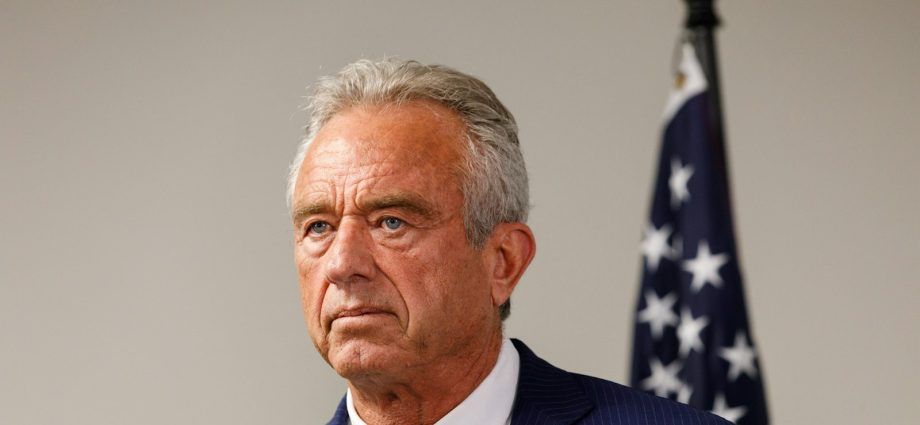 pennsylvania-nears-1,000-measles-cases-as-rfk-jr.-remains-silent