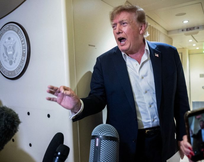 white-house-removes-cnn-from-press-pool-for-the-traitor’s-upcoming-trip