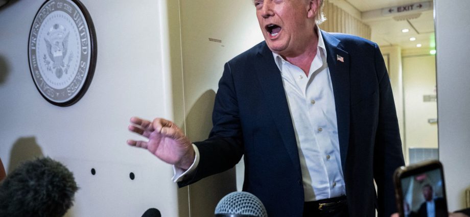 white-house-removes-cnn-from-press-pool-for-the-traitor’s-upcoming-trip
