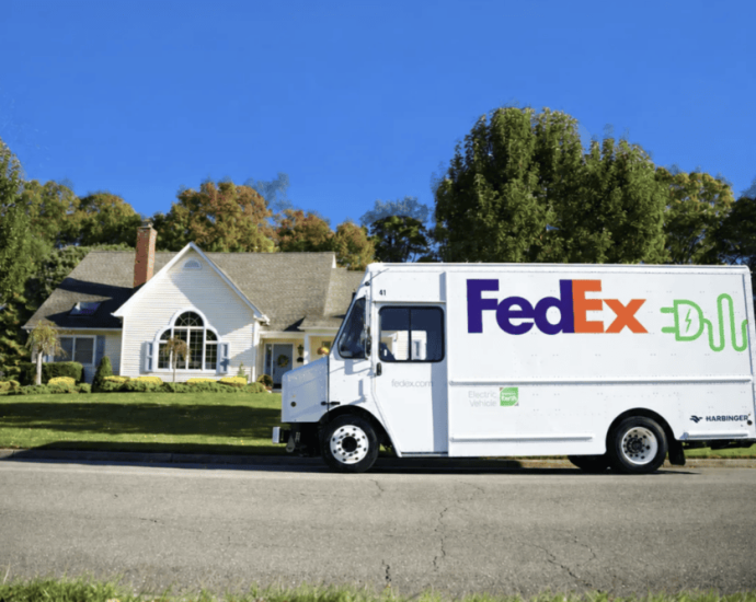 a-“harbinger”-of-the-end-of-the-age-of-pilots:-fedex-orders-2,000-electric-trucks