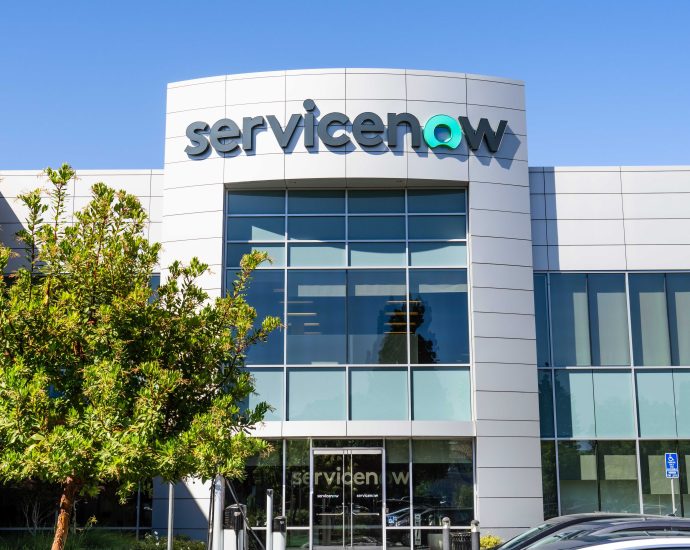 servicenow-launches-standalone-ai-service-desk-to-provide-support-in-teams,-slack,-and-email