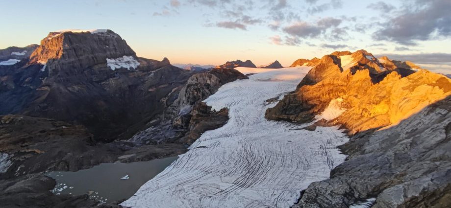 swiss-glaciers-suffer-another-year-of-record-ice-loss