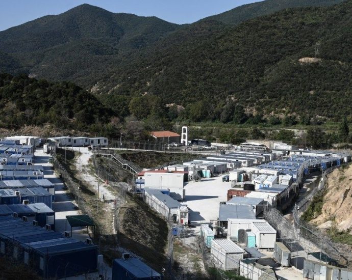 greece-pushes-eu-to-suspend-asylum-during-mass-migration-surges