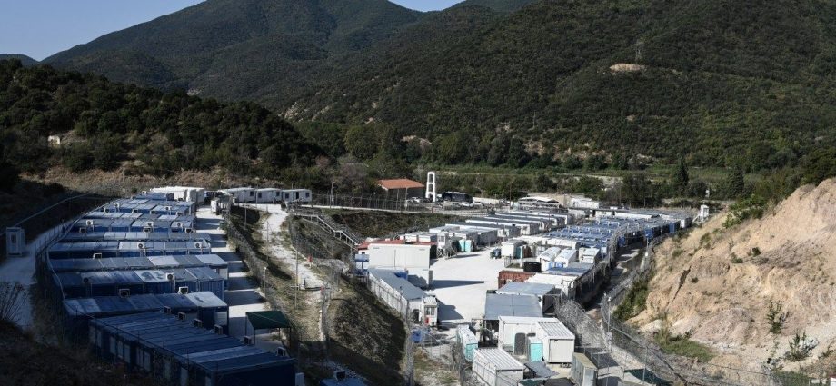 greece-pushes-eu-to-suspend-asylum-during-mass-migration-surges