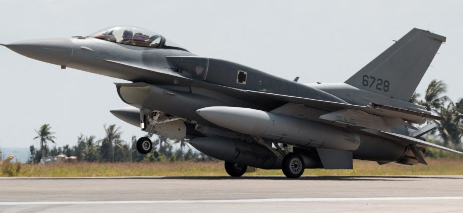 us-delivers-f-16v-fighter-jets-to-taiwan-as-island-eyes-threat-from-china