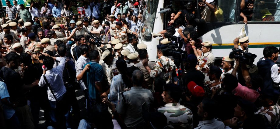 indian-authorities-clamp-down-as-‘cockroach’-movement-launches-new-protests