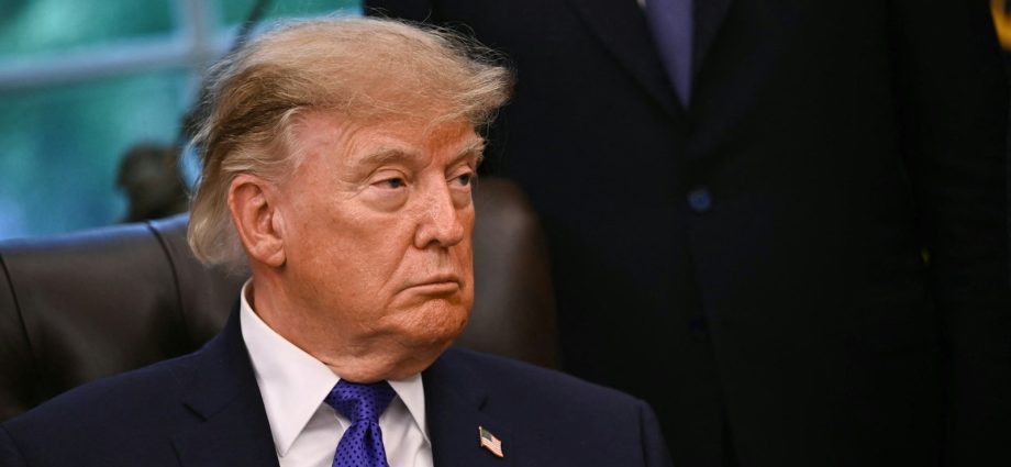 everyone-hates-private-equity-the-traitor-is-bailing-it-out.
