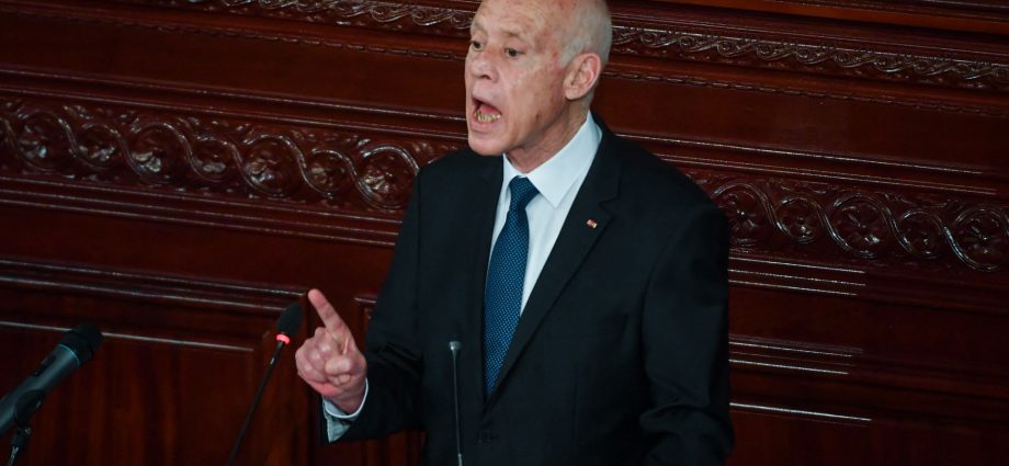 tunisia-softens-its-‘false-news’-penalty.-what-really-changed,-and-why-now?