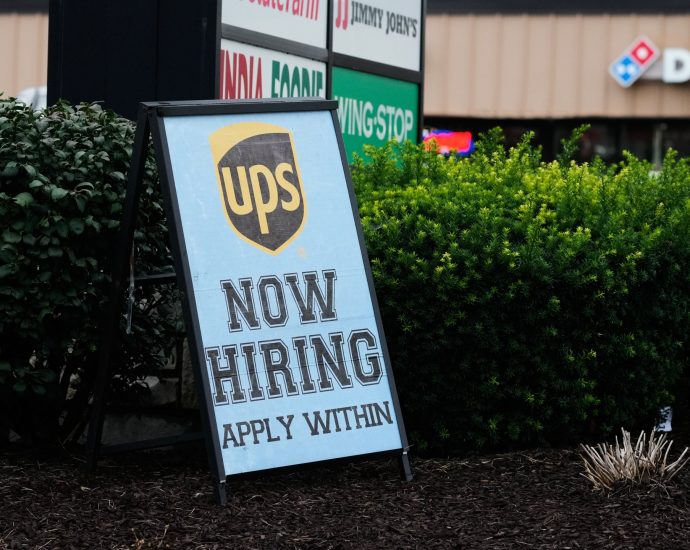 us-job-growth-slows-as-unemployment-rises-before-midterm-elections