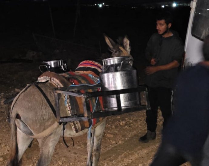 israeli-barrier-cuts-off-water-to-west-bank-palestinians-before-elections