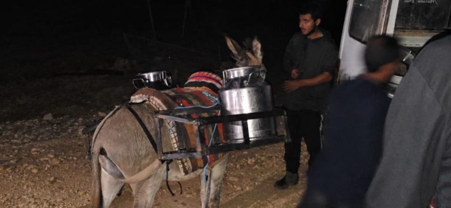 israeli-barrier-cuts-off-water-to-west-bank-palestinians-before-elections