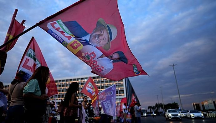 us-suspends-consular-services-in-brazil-as-lula-and-bolsonaro-fight-for-election