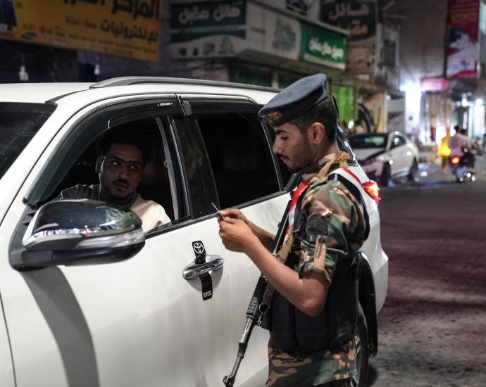 iran-war-live:-fighting-intensifies-in-yemen,-hundreds-killed-or-injured