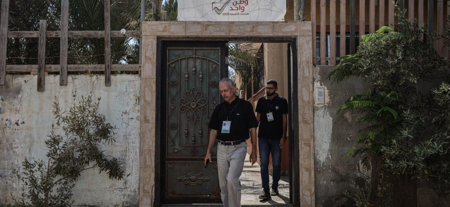 gaza-voters-want-jobs-and-security-as-palestinian-elections-approach