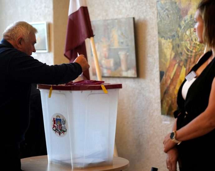 polls-open-in-latvia-against-backdrop-of-perceived-russia-threat