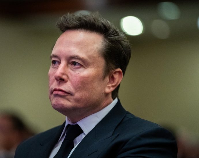 mother-of-4-of-elon-musk’s-children-announces-breakup