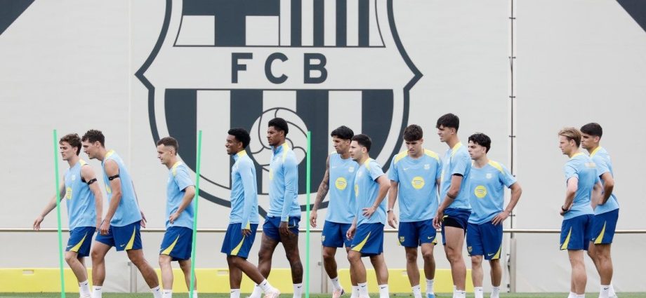 what-is-fc-barcelona’s-negreira-case,-and-what-are-the-charges?
