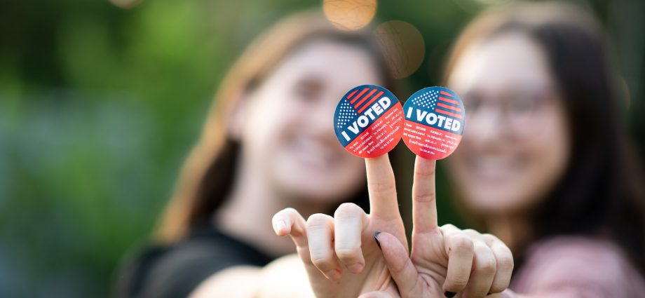 gen-z-isn’t-choosing-a-political-party.-they’re-choosing-issues