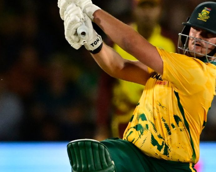 south-africa’s-pretorius-smashes-gayle’s-t20-cricket-record-score
