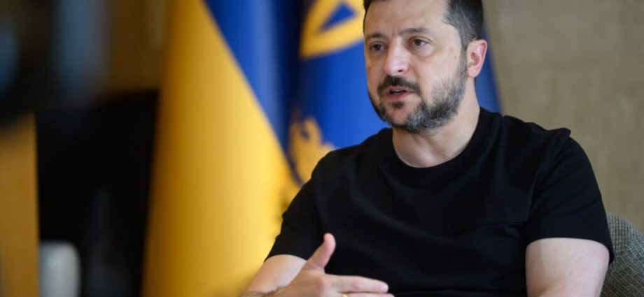 as-russia-expands-attacks-on-kyiv,-ukraine-prepares-to-hit-moscow’s-oil-industry-harder-in-response