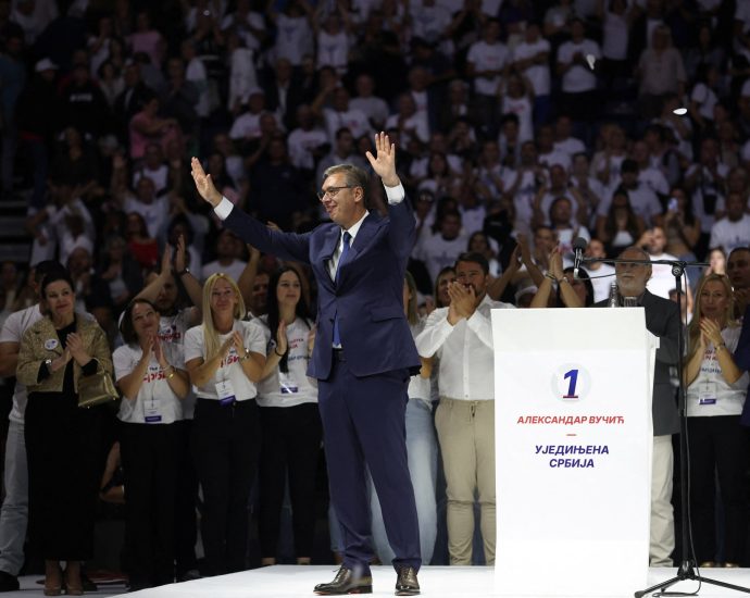 serbian-populist-leader-vucic-launches-campaign-for-prime-minister