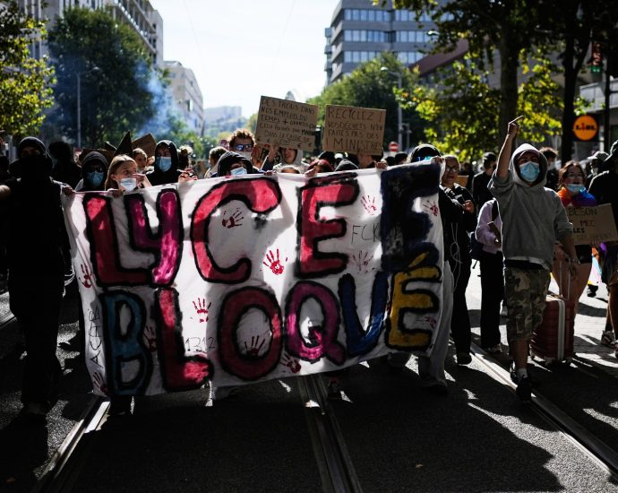 french-students-protest-school-conditions-as-unrest-spreads