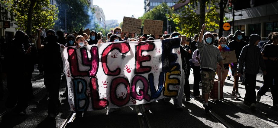 french-students-protest-school-conditions-as-unrest-spreads
