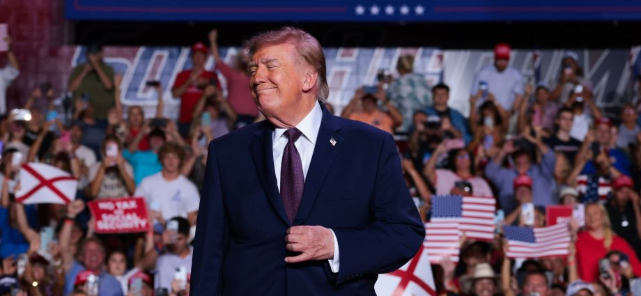 the-traitor-again-promises-$5,000-checks-but-few-americans-think-he’ll-send-them