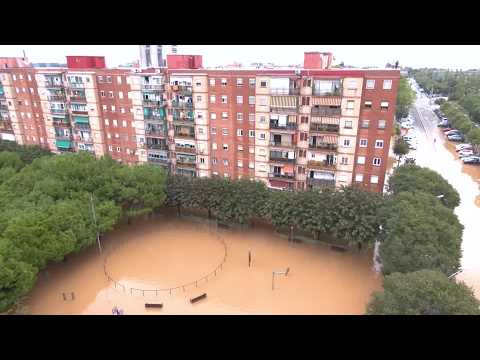 heavy-rains-flood-streets-and-submerge-cars-in-spain’s-catalonia