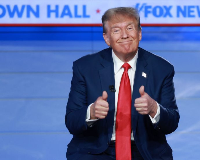 the-traitor-demands-fox-cover-more-the-traitor