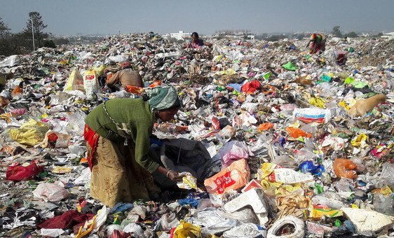 rotting-food-waste-emits-5-times-more-greenhouse-gases-than-planes