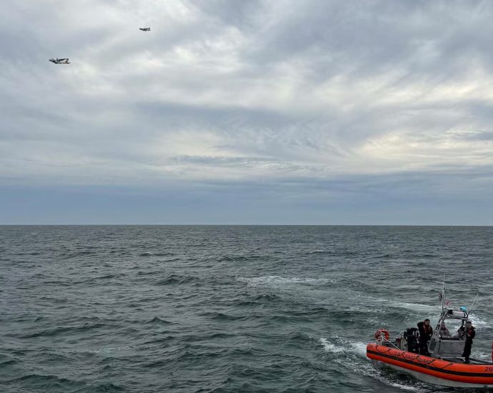 coast-guard-searches-debris-field-off-nantucket-for-6-aboard-air-ambulance