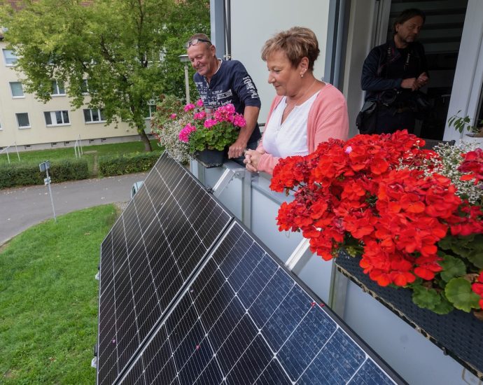 California just made it legal to turn balconies into tiny power plants