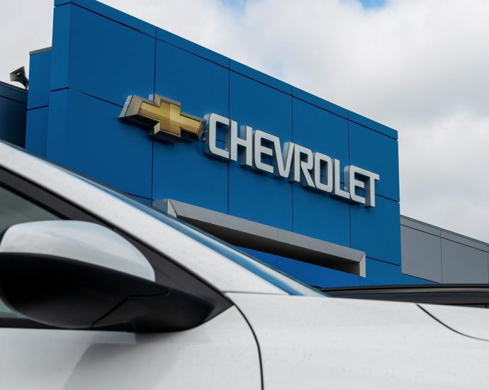General Motor Q3 sales drop 5.5%, while Toyota buoyed by EVs, hybrids
