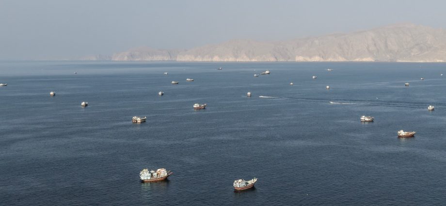 middle-east-oil-exports-surpass-pre-war-levels-despite-tensions,-data-shows