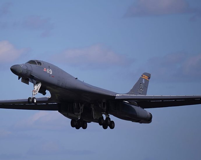 us-pulls-all-b-1-bombers-from-uk-airbase-at-centre-of-terror-probe