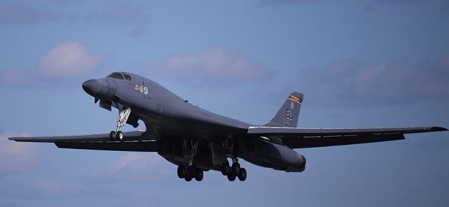 us-pulls-all-b-1-bombers-from-uk-airbase-at-centre-of-terror-probe
