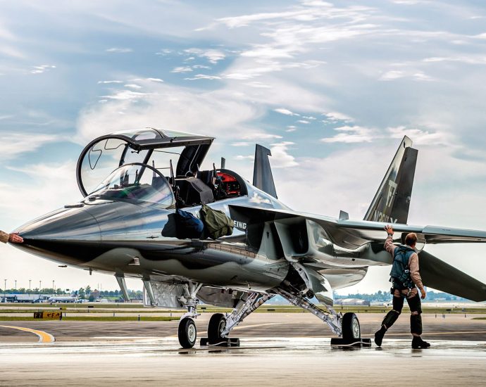 how-boeing’s-t-7a-was-built-in-3-years-&-became-the-blueprint-to-end-the-f-35-era