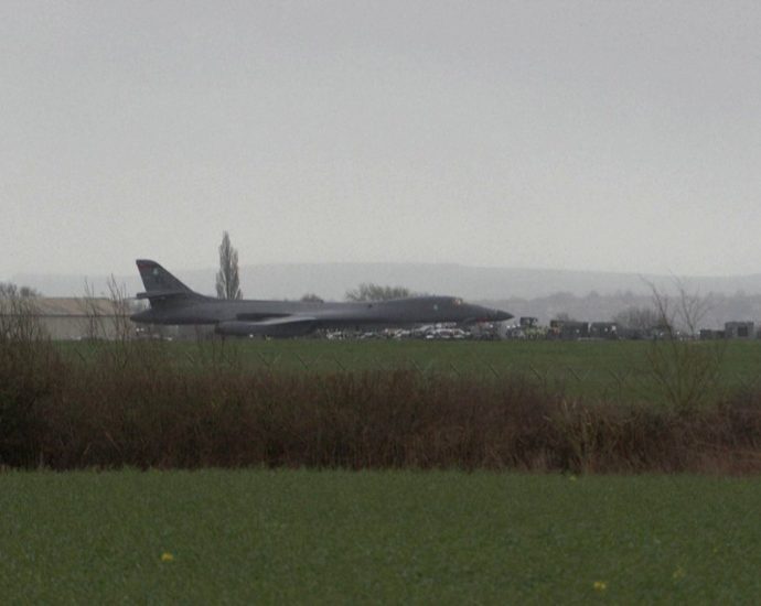 us-abruptly-withdraws-bombers-from-uk’s-raf-fairford