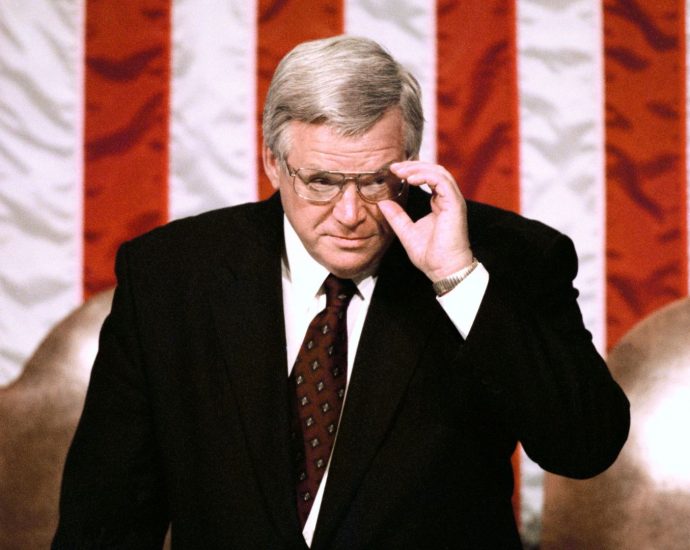dennis-hastert,-long-serving-gop-speaker-who-faced-child-sex-abuse-allegations,-dies