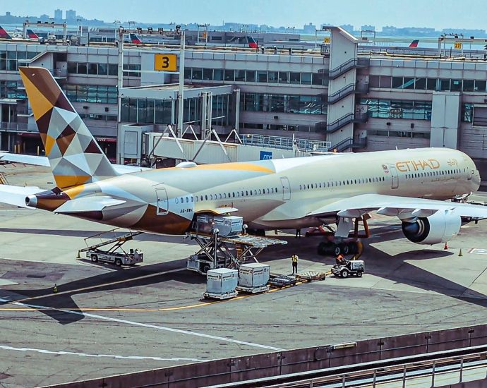 how-cabin-crew-rest-&-sleep-on-the-airbus-a350-1000
